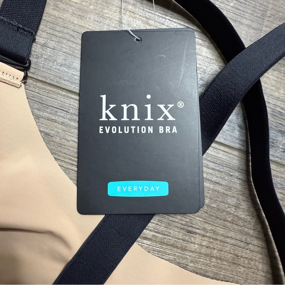 Knix Evolution Midnight Black Seamless Bra - Picture 2 of 9